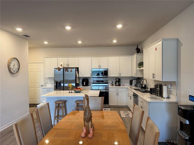 5838 Freshwater Cyn Dr in St. Cloud, FL - Foto de edificio - Building Photo