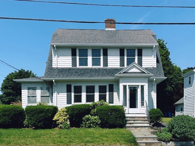 18 Edgehill Rd in Arlington, MA - Building Photo - Building Photo