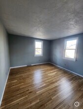 7 Avon Dr in Sandwich, MA - Foto de edificio - Building Photo
