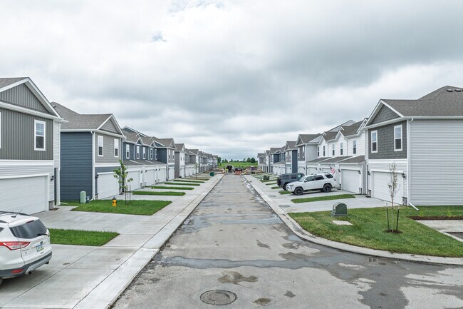 Brixin Townhomes at Kimberley Crossing in Ankeny, IA - Foto de edificio - Building Photo