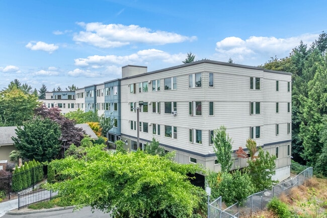 30 Bellevue in Bellevue, WA - Foto de edificio - Building Photo