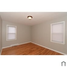 12328 Grannis Rd in Garfield Heights, OH - Building Photo - Building Photo