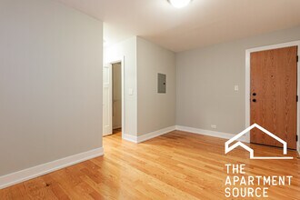 2907 N Mildred Ave, Unit O1 in Chicago, IL - Building Photo - Building Photo