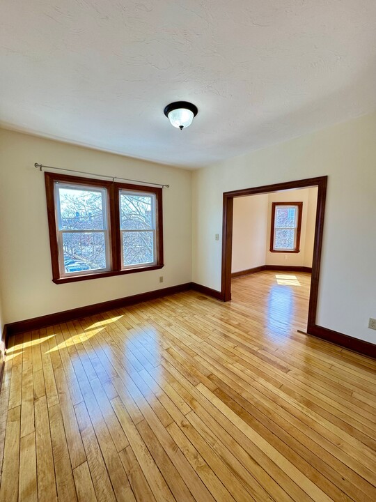 114 Line St in Somerville, MA - Foto de edificio