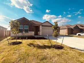 678 Silver Springs Bend in Kyle, TX - Building Photo - Building Photo