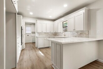 8747 S 68th E Ave in Tulsa, OK - Building Photo - Building Photo