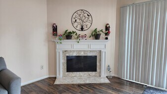 1226 Charleston Ct in Northville, MI - Building Photo