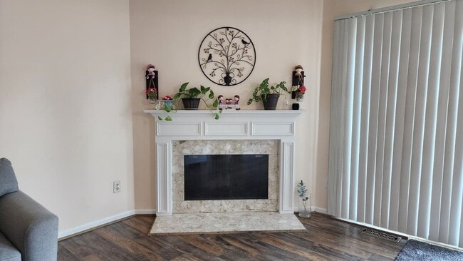 1226 Charleston Ct
