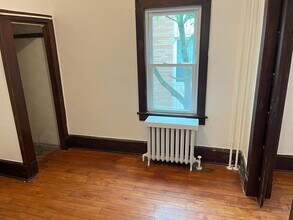 22 Raymond Ave in Arlington, NY - Building Photo - Building Photo