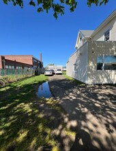 982 Dixwell Ave, Unit 2 in Hamden, CT - Building Photo - Building Photo