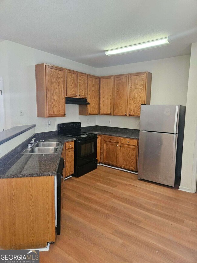 290 Brookview Dr in Riverdale, GA - Building Photo - Building Photo