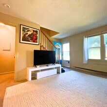 537 Boswell Ave in Norwich, CT - Foto de edificio - Building Photo