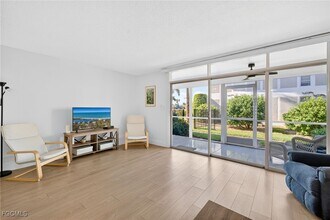 330 Tudor Dr in Cape Coral, FL - Building Photo - Building Photo