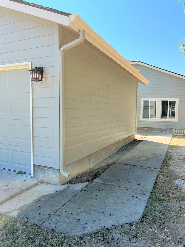 1421 Storey St in Meridian, ID - Building Photo - Building Photo