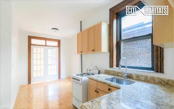 217 E 83rd St-Unit -4B in New York, NY - Building Photo - Building Photo
