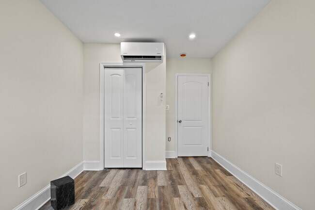 2539 Saint Paul St, Unit Second Flr in Baltimore, MD - Building Photo - Building Photo