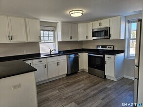 151 E Main St in Clinton, CT - Building Photo - Building Photo