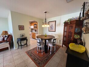 2100 W Beach Dr in Panama City, FL - Foto de edificio - Building Photo