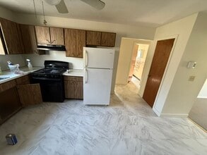 67 Dallas Ave, Unit 9 in Waterbury, CT - Building Photo - Building Photo