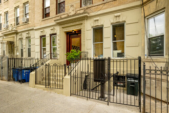 1357 Pacific St in Brooklyn, NY - Foto de edificio - Building Photo