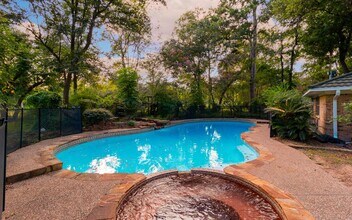 470 Old Hickory Dr in Conroe, TX - Building Photo - Building Photo