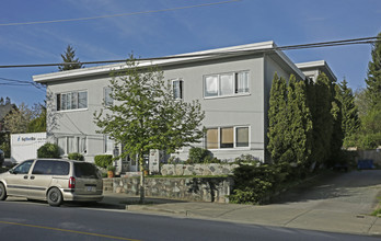 629 Twelfth St in New Westminster, BC - Building Photo - Building Photo