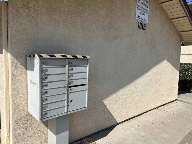 1015 W 9th St in Tracy, CA - Building Photo - Building Photo
