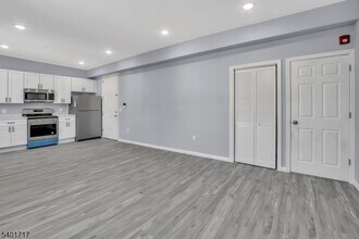 155 Clifton Ave in Newark, NJ - Building Photo - Building Photo