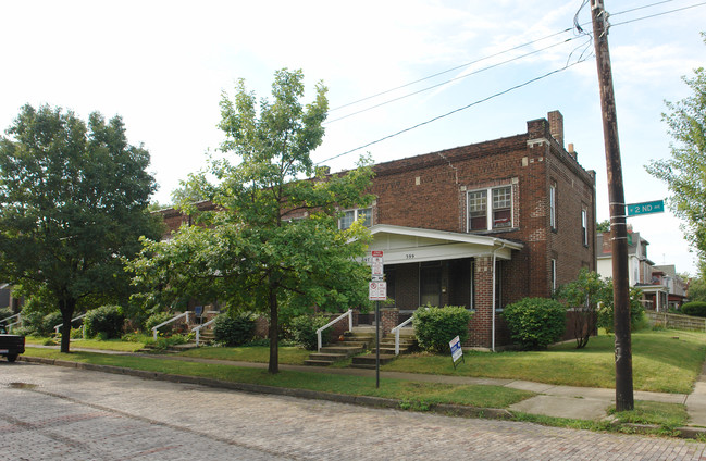 385-399 W 2nd Ave in Columbus, OH - Foto de edificio - Building Photo