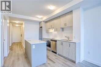 461 Green Rd in Hamilton, ON - Building Photo - Building Photo