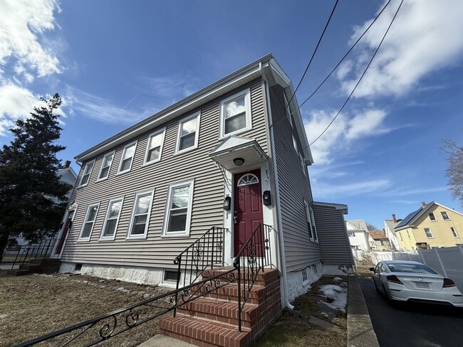 21 Ashland St, Unit #2