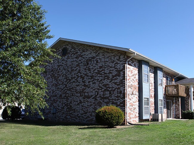 Stoneridge Apartments in Springfield, MO - Building Photo - Building Photo