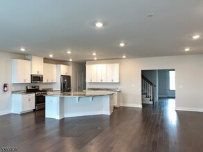61 Gerhard Pl in Morristown, NJ - Building Photo - Building Photo