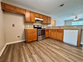 8816 E Buffalo Cir in Willis, TX - Building Photo - Building Photo