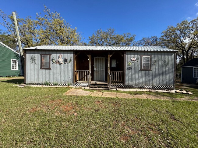 property at 3628 Huston St