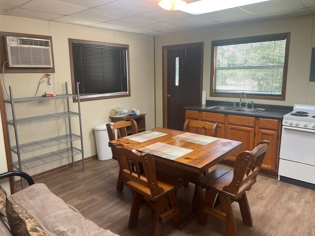 16554 Hwy 6 in College Station, TX - Building Photo - Building Photo