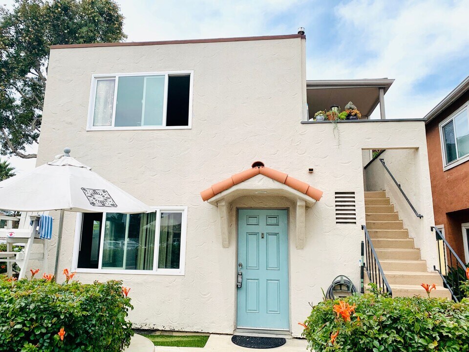804 Jamaica Ct in San Diego, CA - Building Photo