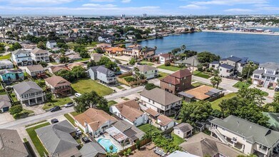 5720 Fraser Ave in Galveston, TX - Building Photo - Building Photo