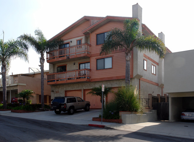 212 Lomita St in El Segundo, CA - Building Photo - Building Photo