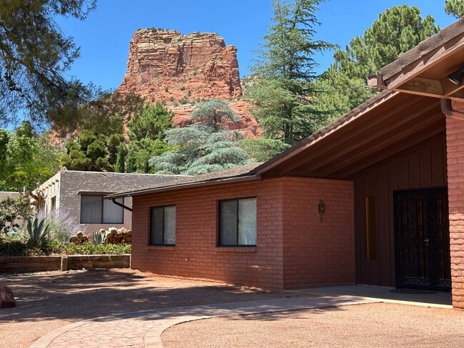 property at 185 Fairway Oaks Dr