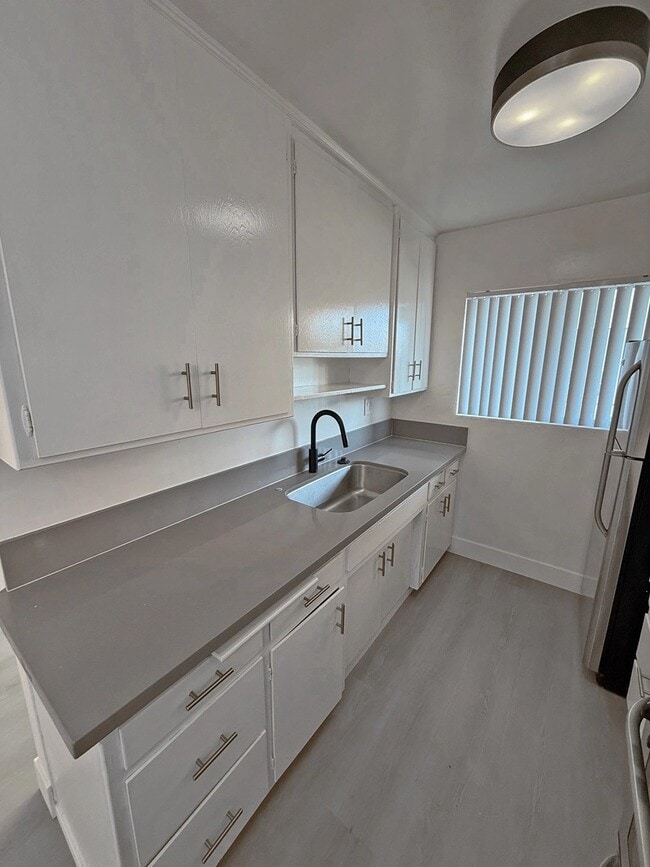 745 N Edinburgh Ave, Unit 6 in Los Angeles, CA - Foto de edificio - Building Photo