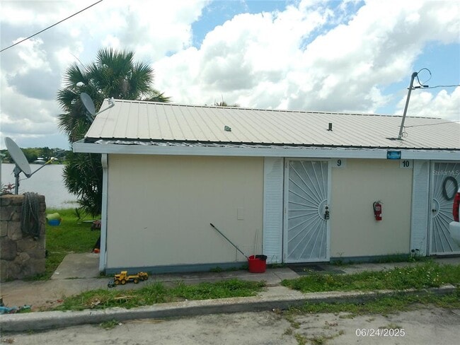 property at 1111 Cypress Gardens Blvd
