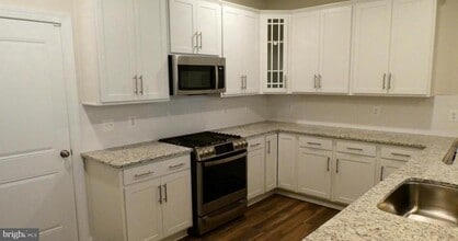 2329 Stephanie Tessa Ln in Woodbridge, VA - Building Photo - Building Photo