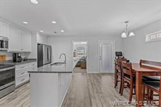 102C Whispering Pines St in Enterprise, AL - Building Photo - Building Photo