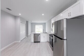 2113 Como St in Port Charlotte, FL - Building Photo - Building Photo