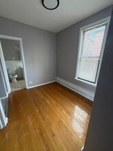 10401 S Ewing Ave in Chicago, IL - Foto de edificio - Building Photo