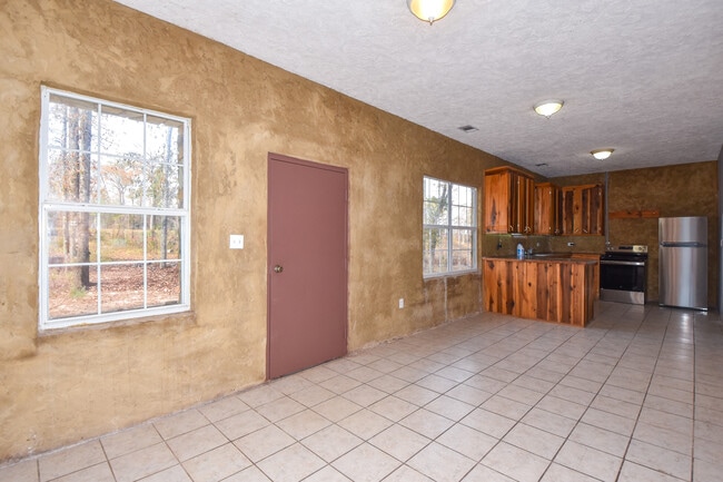 4526 Rock Springs Rd in Jacksons Gap, AL - Foto de edificio - Building Photo