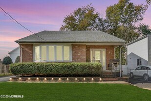 97 Monmouth Ave in Freehold, NJ - Building Photo