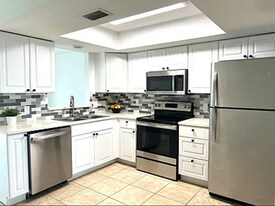 4426 Little Hickory Rd in Bonita Springs, FL - Building Photo
