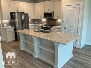 8851 Oakland Rd in San Antonio, TX - Building Photo - Building Photo